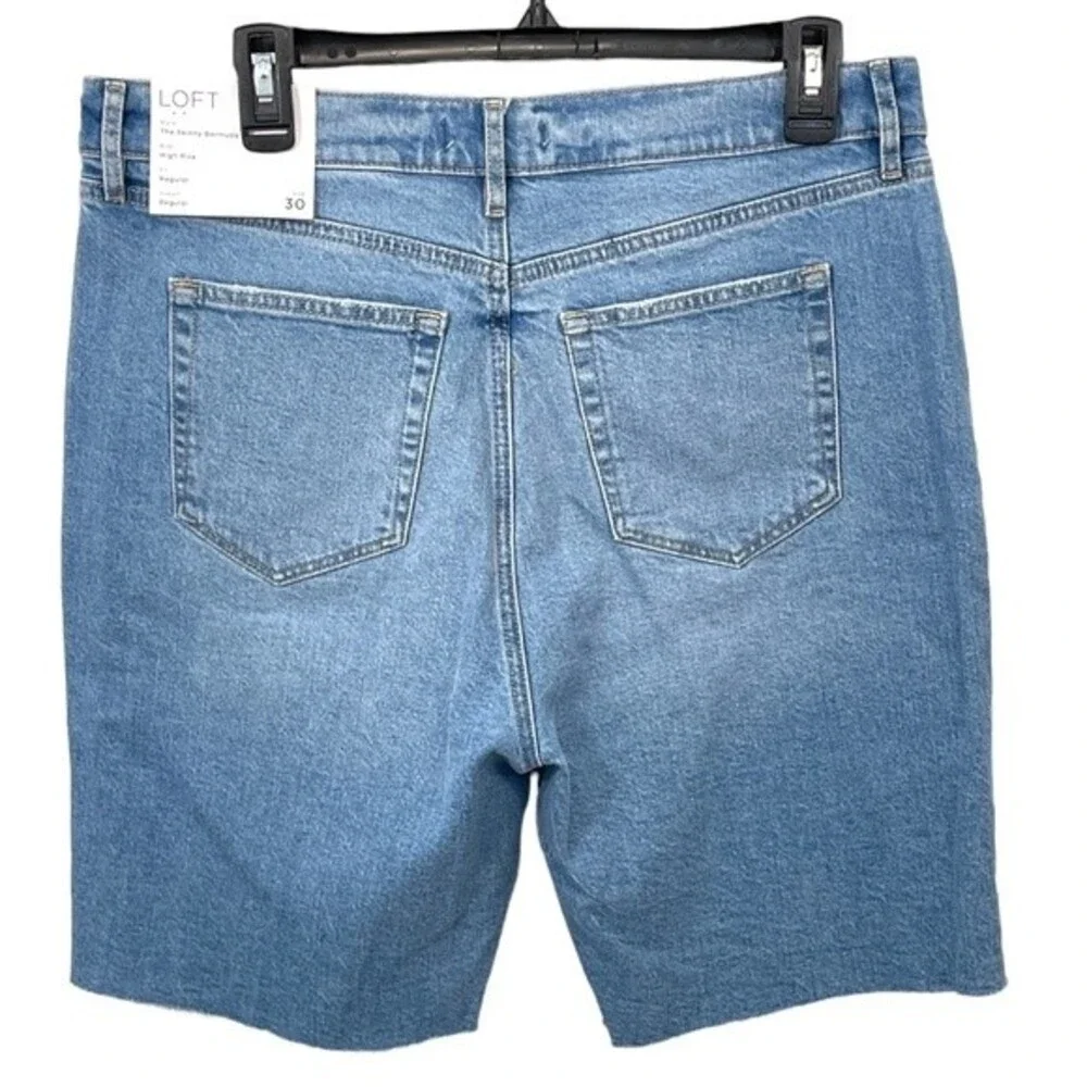 NWT Loft The Skinny Bermuda Denim Jean Shorts‎ Raw Hem Size 30
